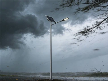 האם עמודי תאורה מפלדה יכולים לעמוד בטייפון?